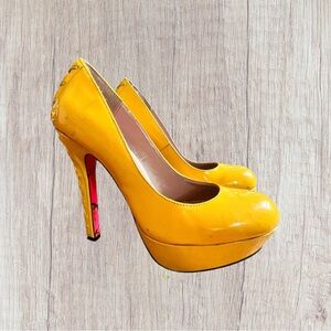 Betsey Johnson Yellow pumps size 7.5
